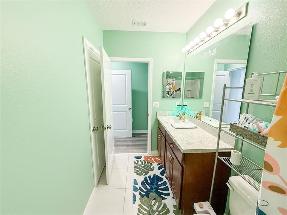 For Sale: $399,000 (4 beds, 3 baths, 2124 Square Feet)