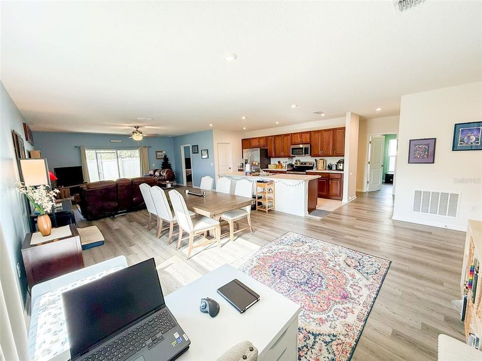 For Sale: $399,000 (4 beds, 3 baths, 2124 Square Feet)