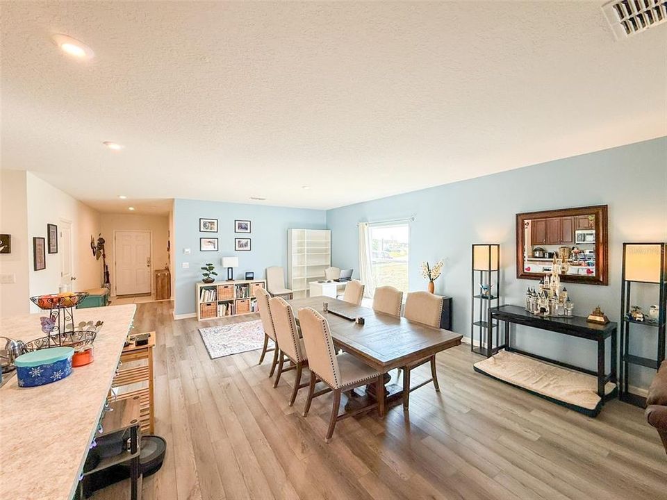 For Sale: $399,000 (4 beds, 3 baths, 2124 Square Feet)