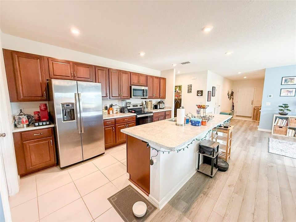 For Sale: $399,000 (4 beds, 3 baths, 2124 Square Feet)