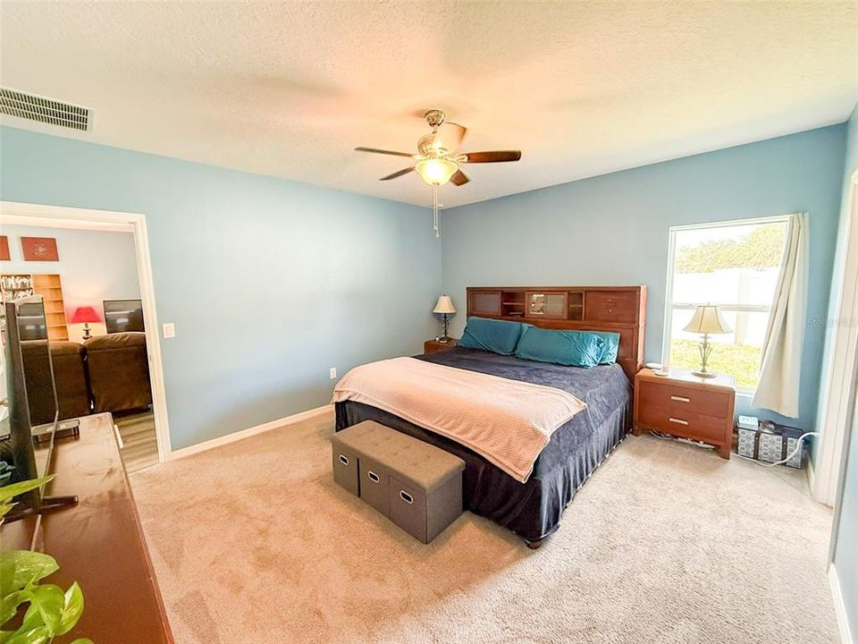 For Sale: $399,000 (4 beds, 3 baths, 2124 Square Feet)