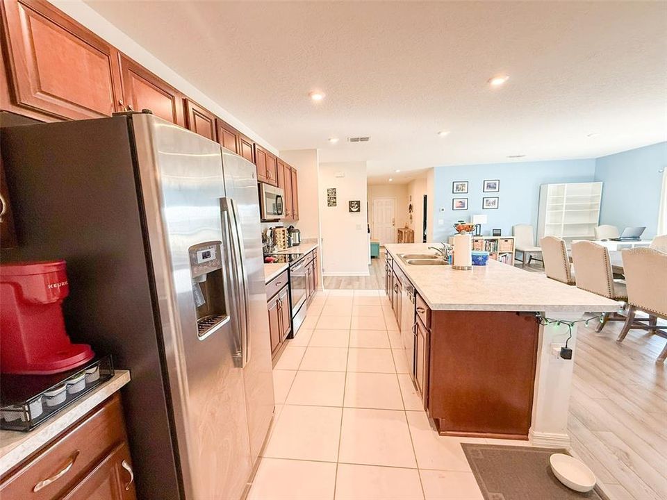 For Sale: $399,000 (4 beds, 3 baths, 2124 Square Feet)