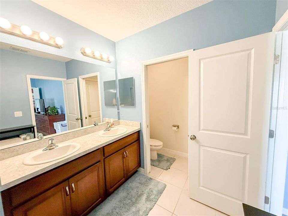 For Sale: $399,000 (4 beds, 3 baths, 2124 Square Feet)