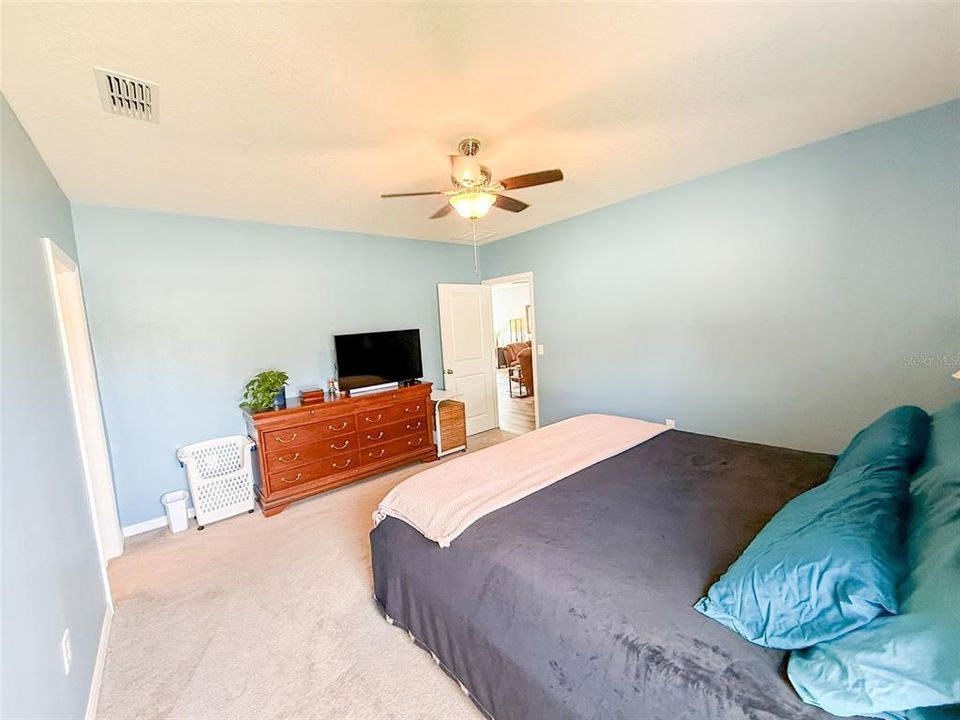 For Sale: $399,000 (4 beds, 3 baths, 2124 Square Feet)