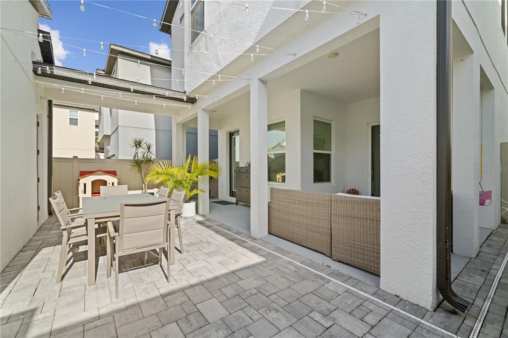 待售: $560,000 (3 贝兹, 2 浴室, 2089 平方英尺)