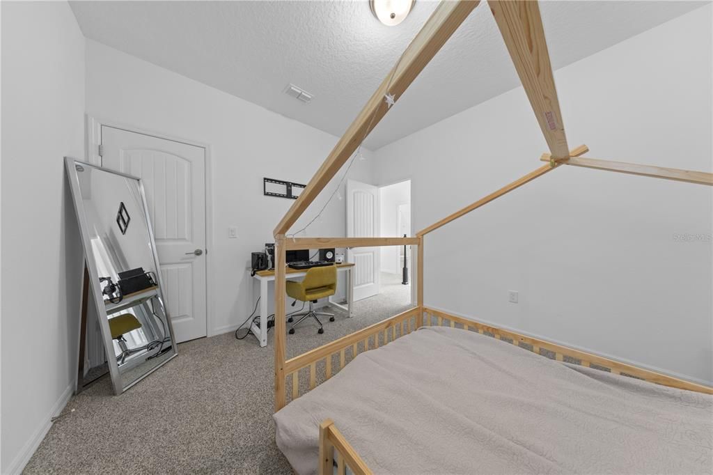 待售: $560,000 (3 贝兹, 2 浴室, 2089 平方英尺)