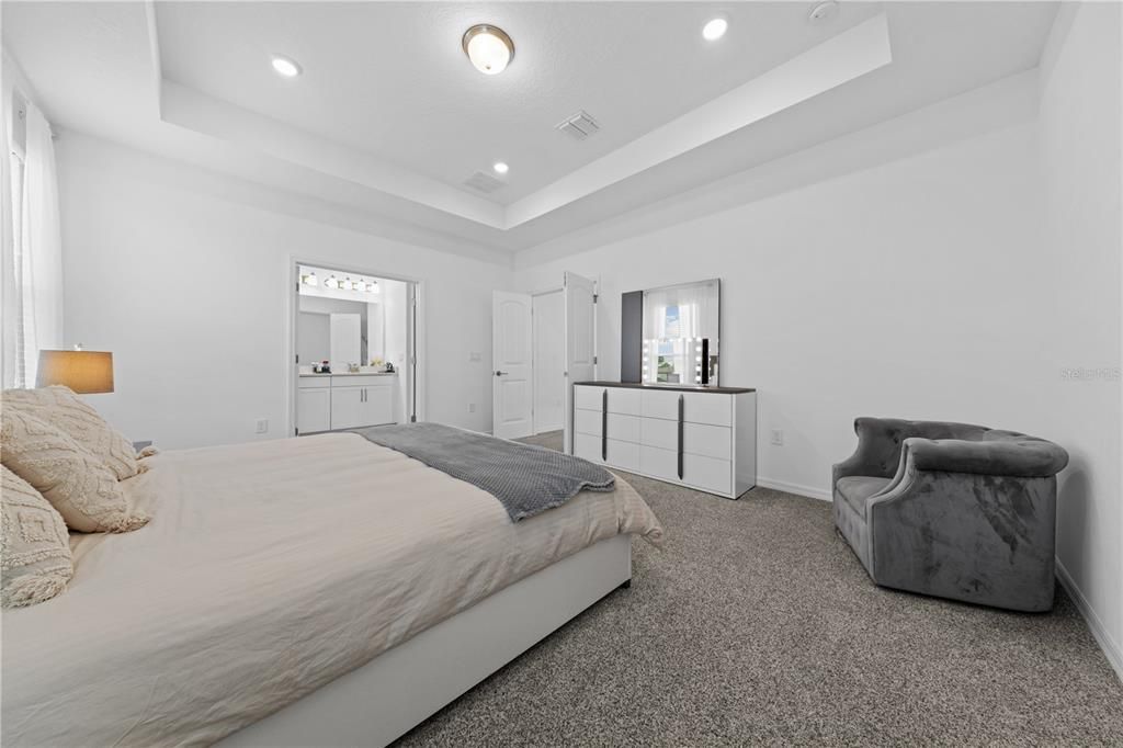 待售: $560,000 (3 贝兹, 2 浴室, 2089 平方英尺)