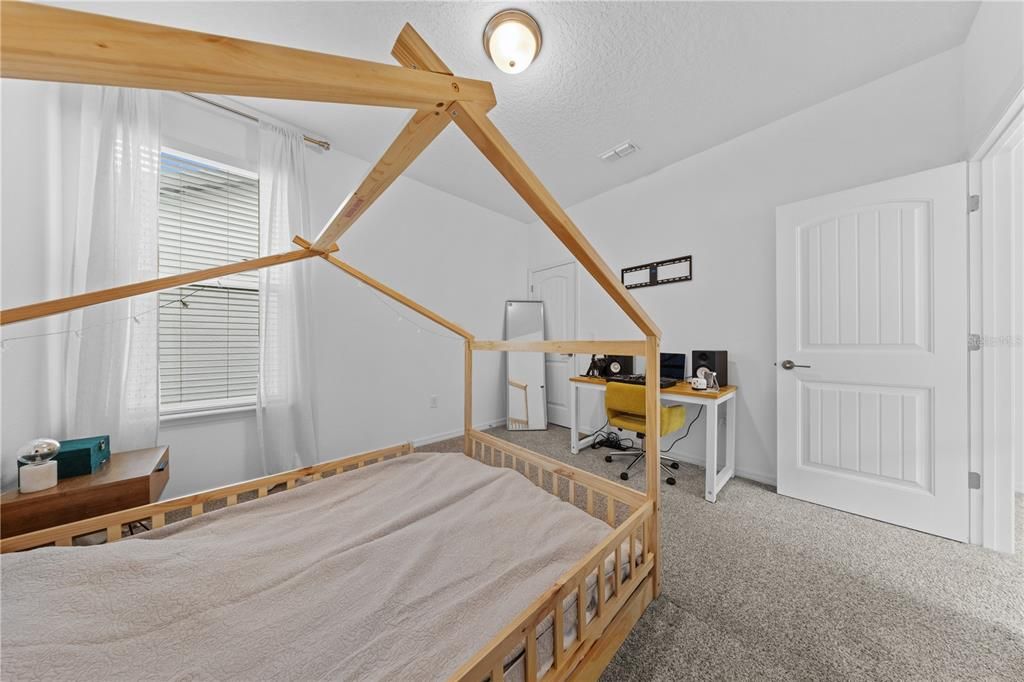 待售: $560,000 (3 贝兹, 2 浴室, 2089 平方英尺)