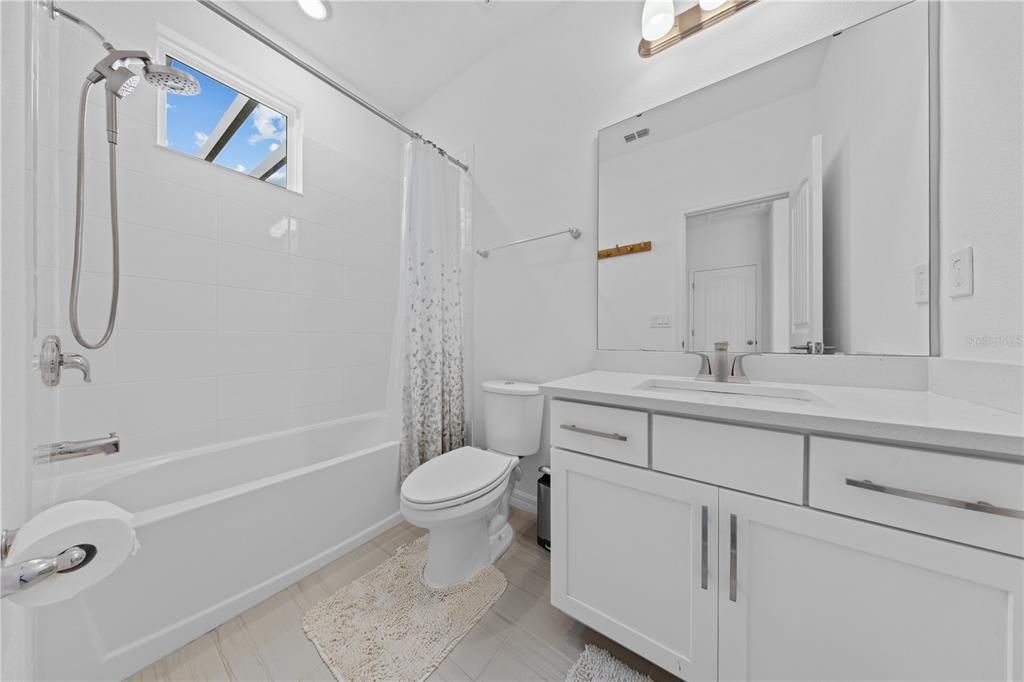 待售: $560,000 (3 贝兹, 2 浴室, 2089 平方英尺)