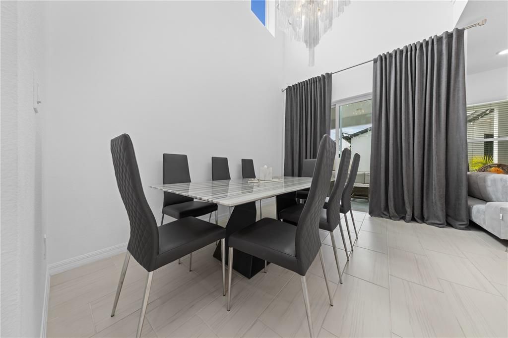 待售: $560,000 (3 贝兹, 2 浴室, 2089 平方英尺)