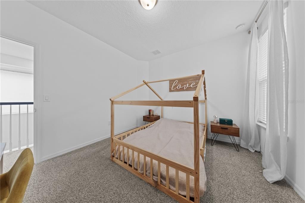 待售: $560,000 (3 贝兹, 2 浴室, 2089 平方英尺)