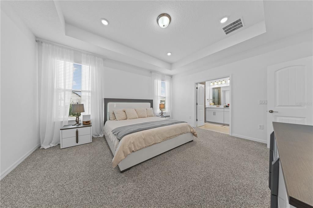 待售: $560,000 (3 贝兹, 2 浴室, 2089 平方英尺)