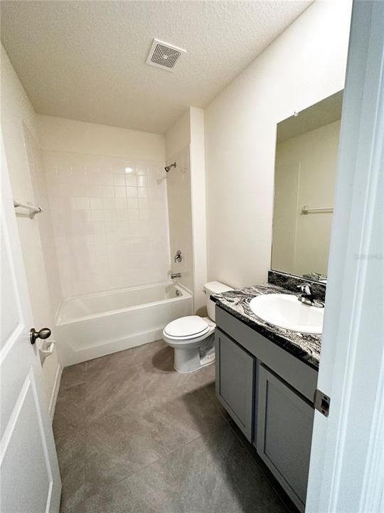 For Rent: $2,900 (4 beds, 2 baths, 1828 Square Feet)