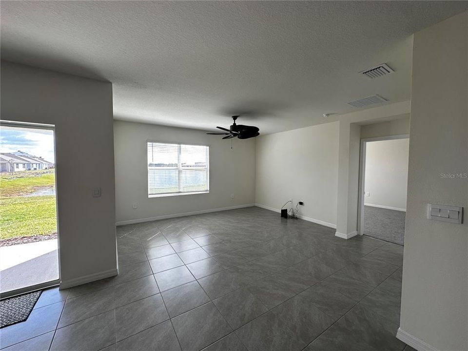 For Rent: $2,900 (4 beds, 2 baths, 1828 Square Feet)