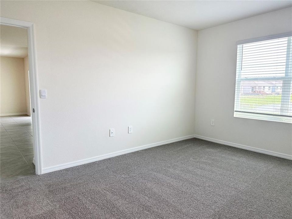 For Rent: $2,900 (4 beds, 2 baths, 1828 Square Feet)