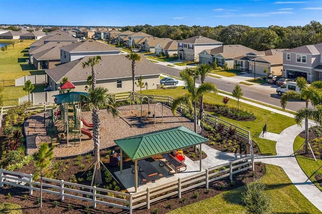 For Rent: $2,900 (4 beds, 2 baths, 1828 Square Feet)