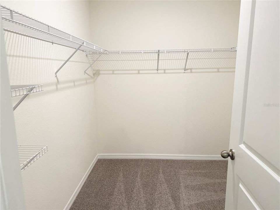 For Rent: $2,900 (4 beds, 2 baths, 1828 Square Feet)