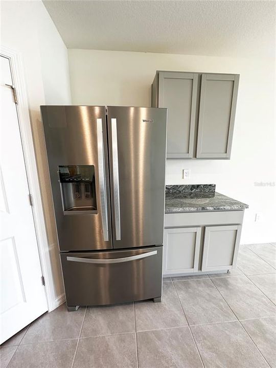 For Rent: $2,900 (4 beds, 2 baths, 1828 Square Feet)