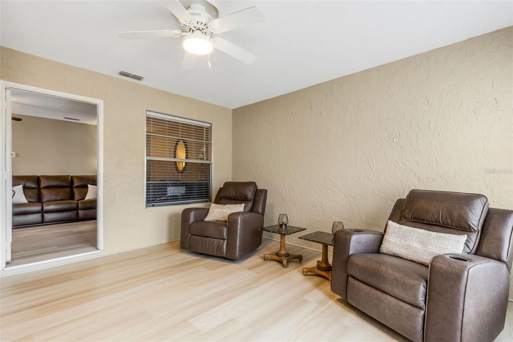 待售: $297,500 (2 贝兹, 2 浴室, 1178 平方英尺)