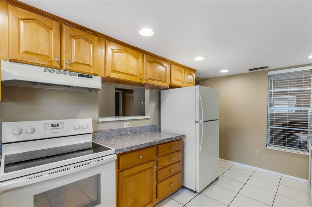 待售: $297,500 (2 贝兹, 2 浴室, 1178 平方英尺)