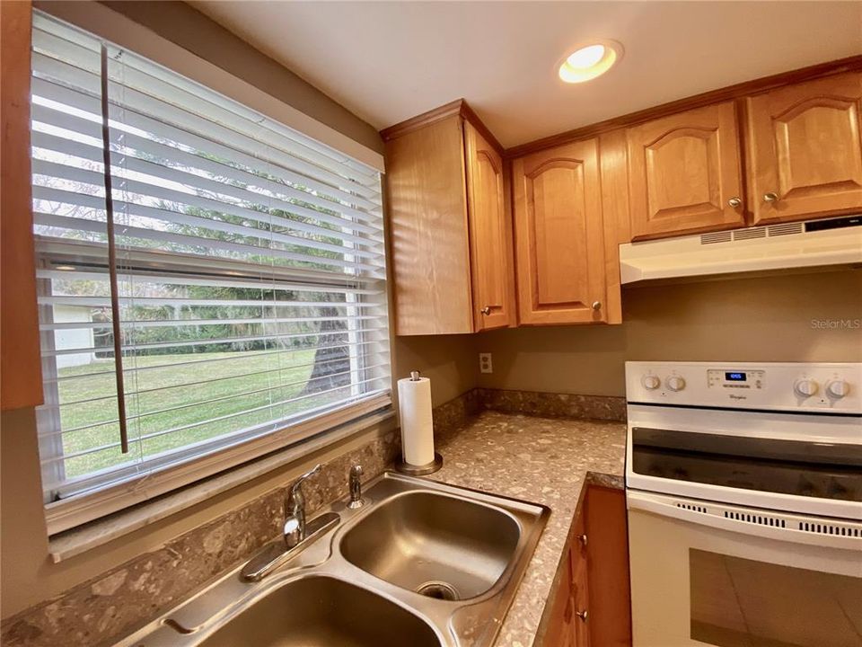 待售: $297,500 (2 贝兹, 2 浴室, 1178 平方英尺)