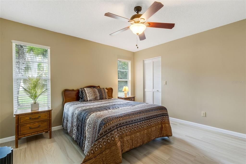 待售: $297,500 (2 贝兹, 2 浴室, 1178 平方英尺)