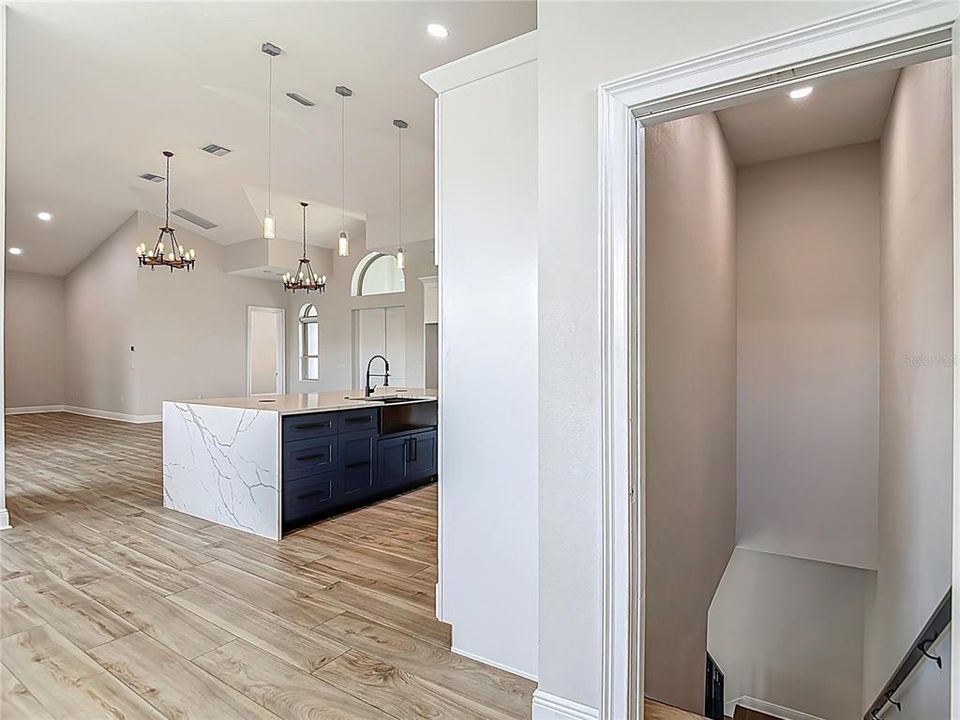 For Rent: $6,500 (4 beds, 3 baths, 4967 Square Feet)