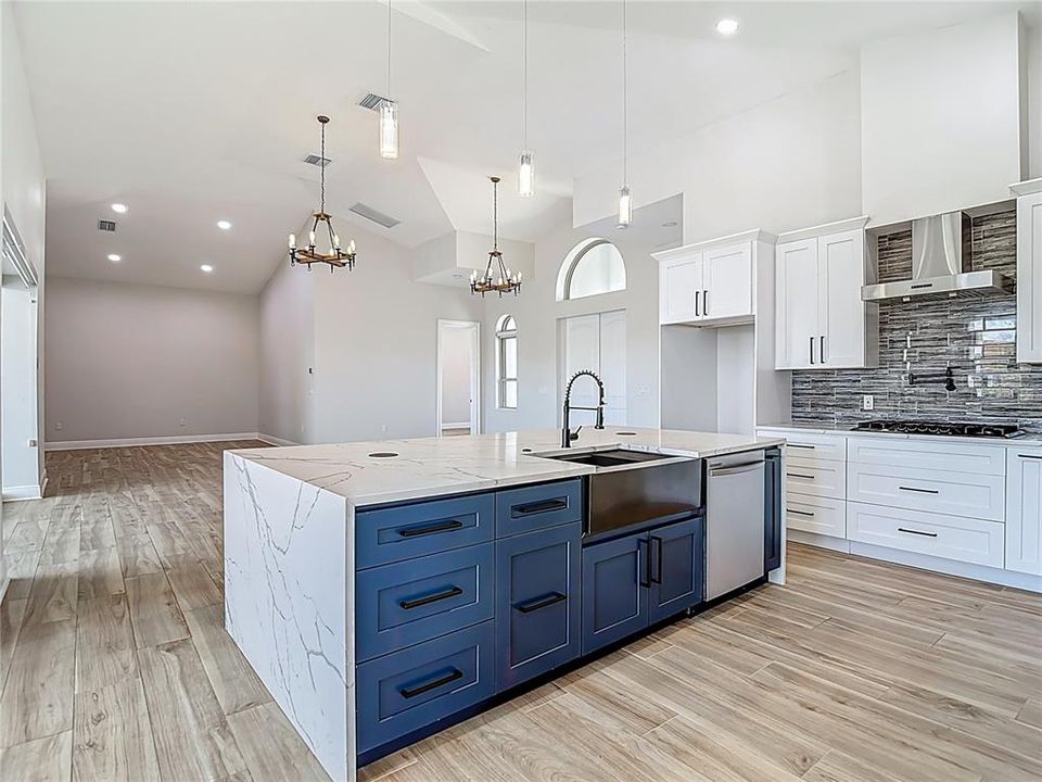 For Rent: $6,500 (4 beds, 3 baths, 4967 Square Feet)