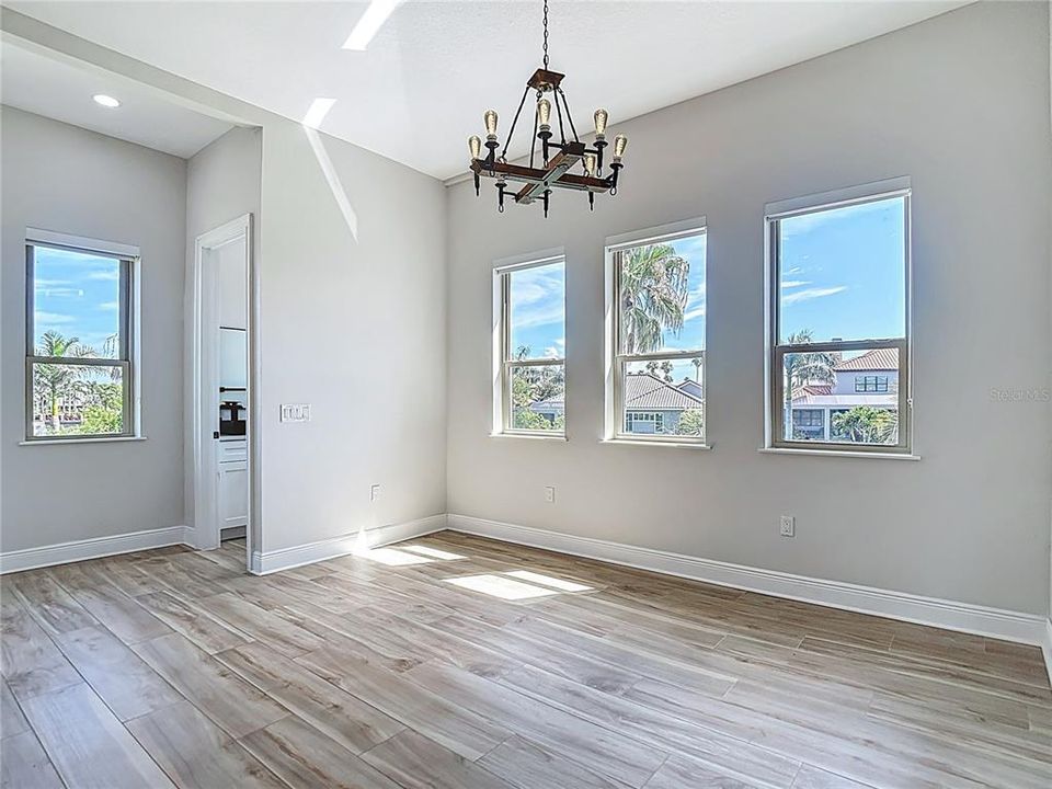 For Rent: $6,500 (4 beds, 3 baths, 4967 Square Feet)