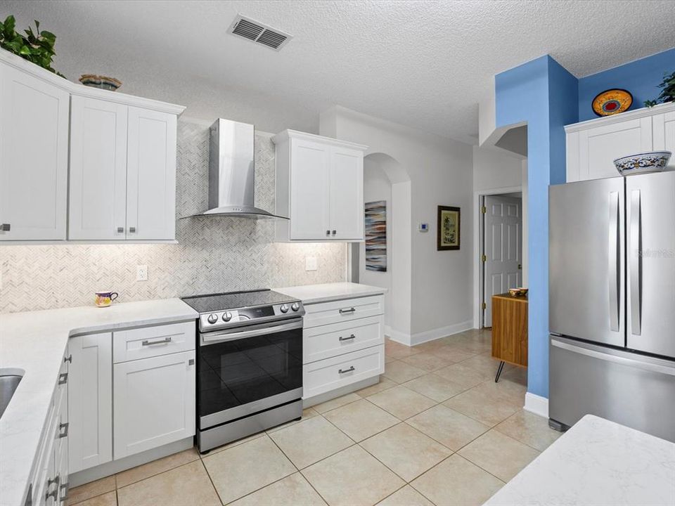 En Venta: $365,000 (4 camas, 2 baños, 1952 Pies cuadrados)