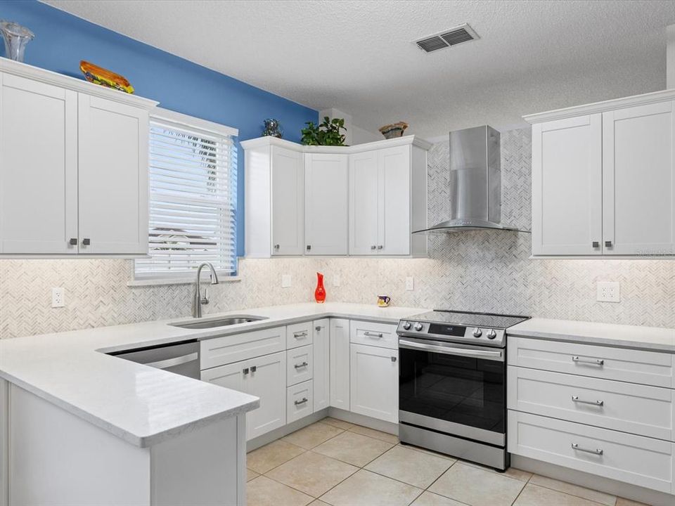 En Venta: $365,000 (4 camas, 2 baños, 1952 Pies cuadrados)