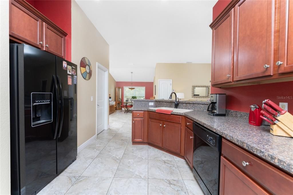 For Sale: $320,000 (4 beds, 2 baths, 1829 Square Feet)