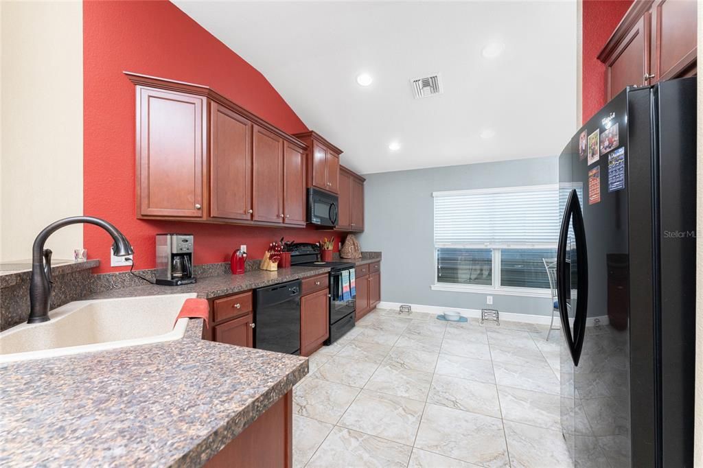 For Sale: $320,000 (4 beds, 2 baths, 1829 Square Feet)