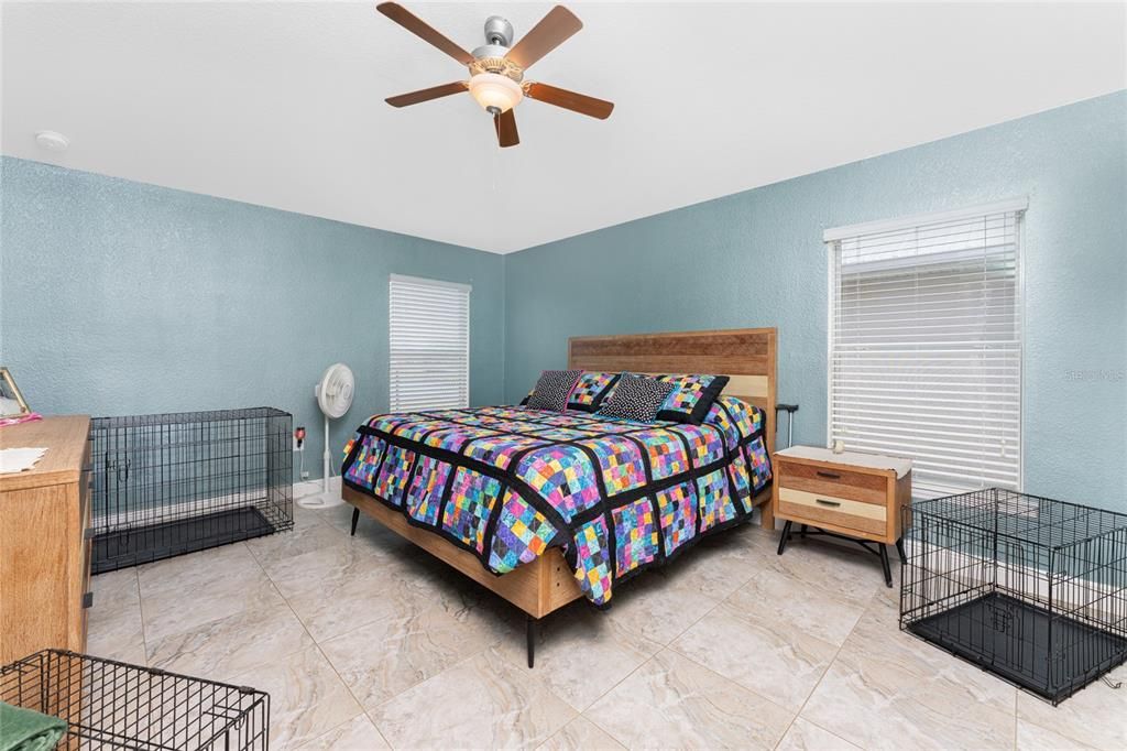 For Sale: $320,000 (4 beds, 2 baths, 1829 Square Feet)