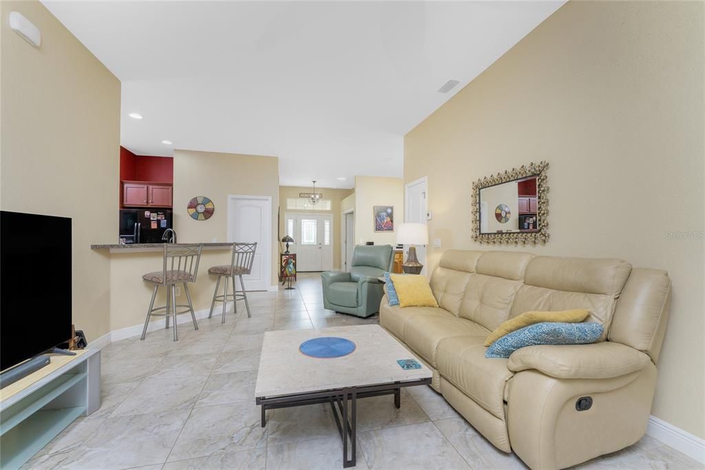 For Sale: $320,000 (4 beds, 2 baths, 1829 Square Feet)