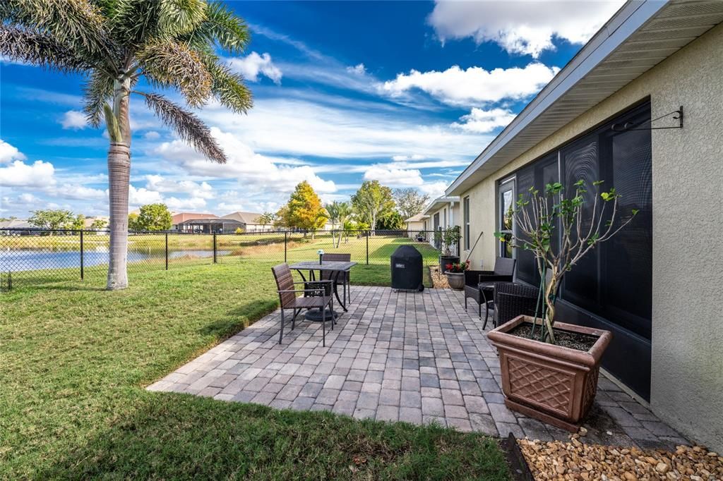 For Sale: $320,000 (4 beds, 2 baths, 1829 Square Feet)