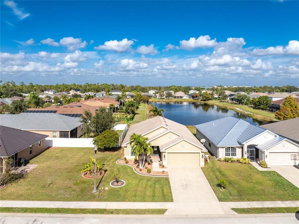 For Sale: $320,000 (4 beds, 2 baths, 1829 Square Feet)