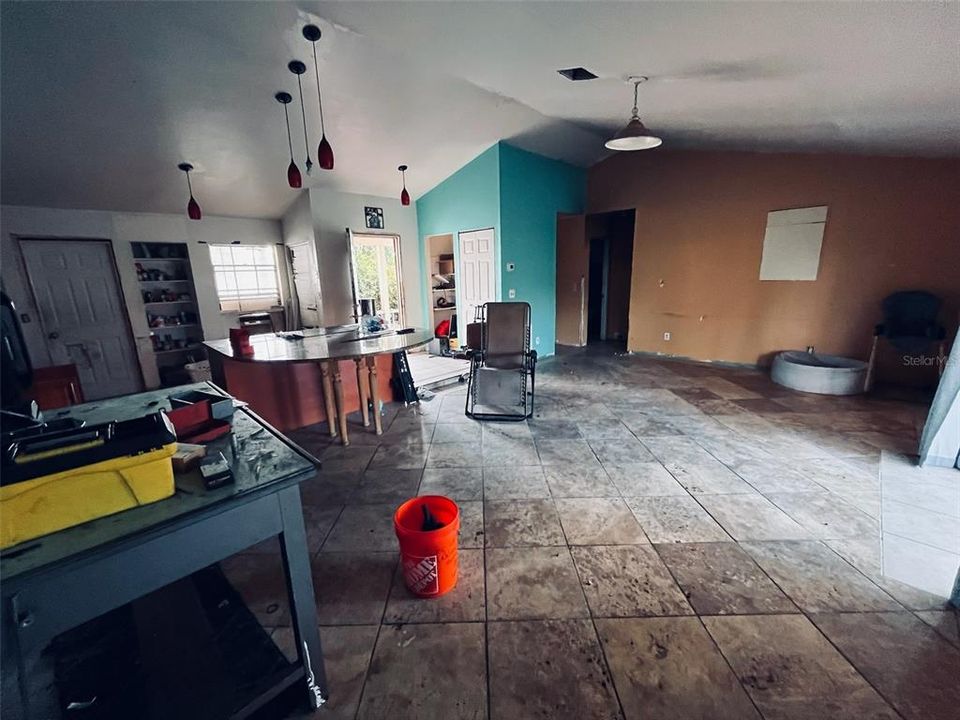 For Sale: $279,999 (3 beds, 2 baths, 1228 Square Feet)