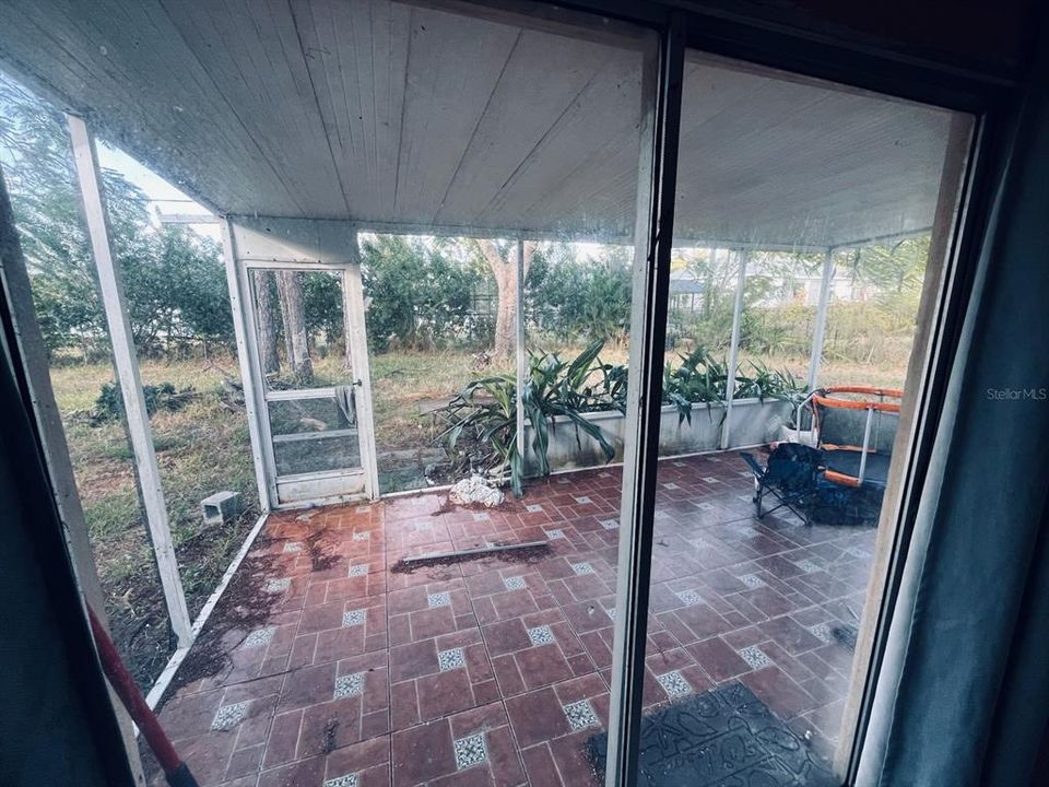 For Sale: $279,999 (3 beds, 2 baths, 1228 Square Feet)