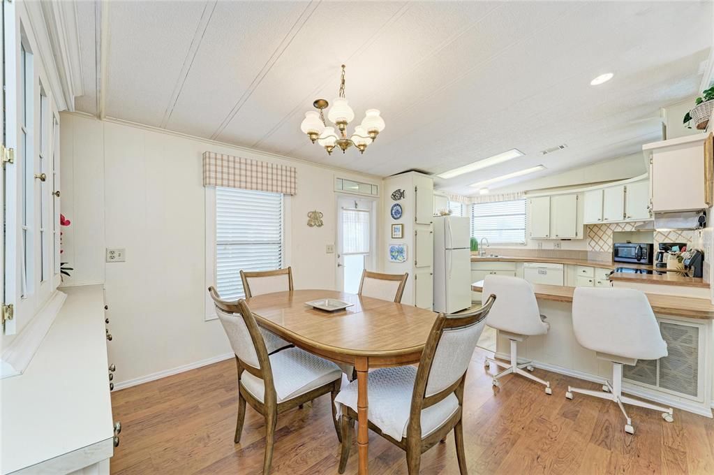 En Venta: $239,900 (2 camas, 2 baños, 1056 Pies cuadrados)