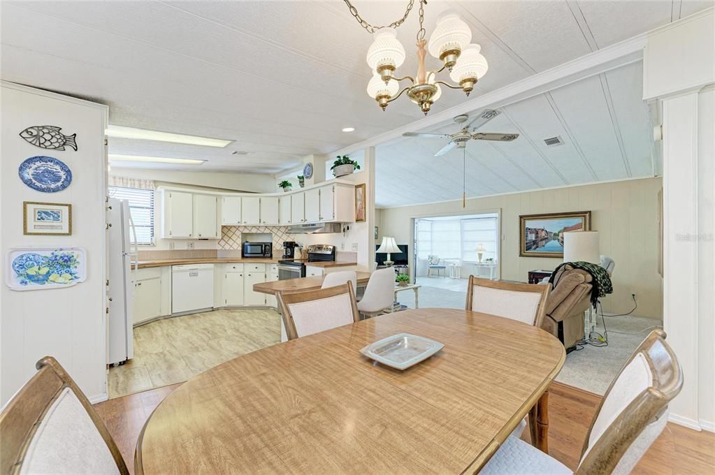 En Venta: $239,900 (2 camas, 2 baños, 1056 Pies cuadrados)