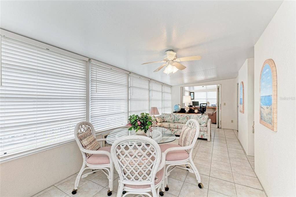 En Venta: $239,900 (2 camas, 2 baños, 1056 Pies cuadrados)