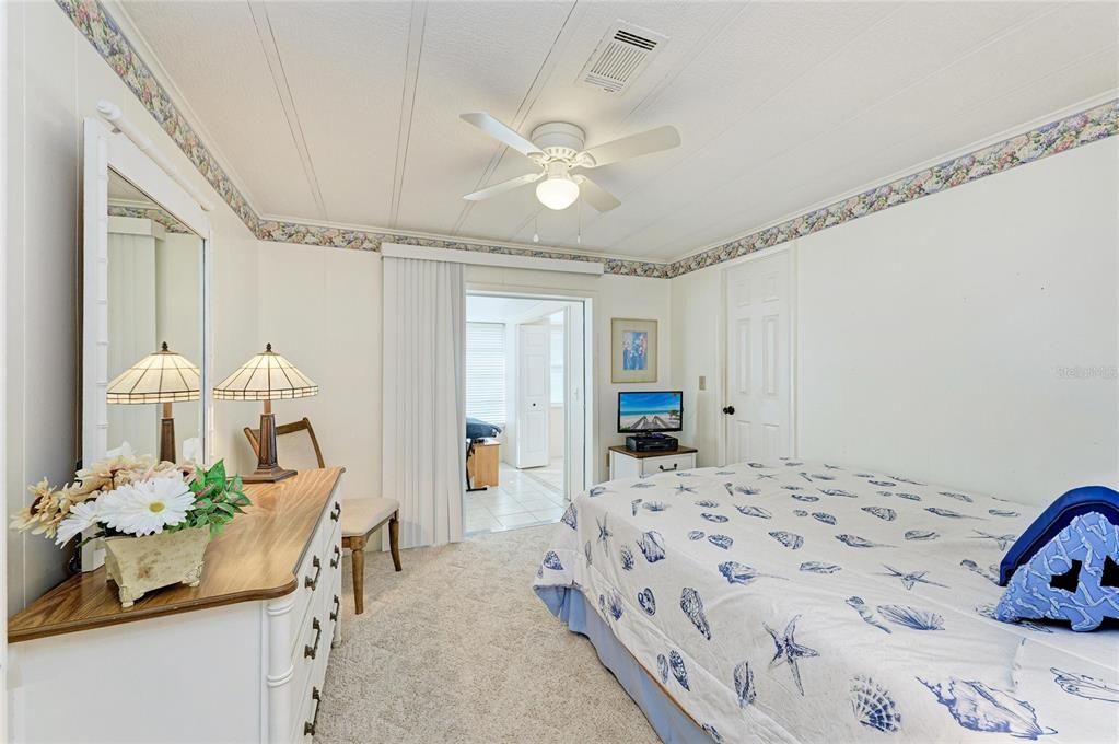 En Venta: $239,900 (2 camas, 2 baños, 1056 Pies cuadrados)