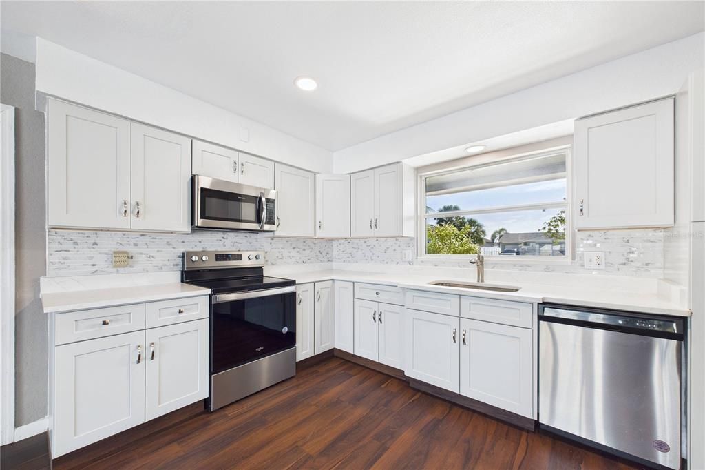 待售: $649,000 (4 贝兹, 2 浴室, 1629 平方英尺)