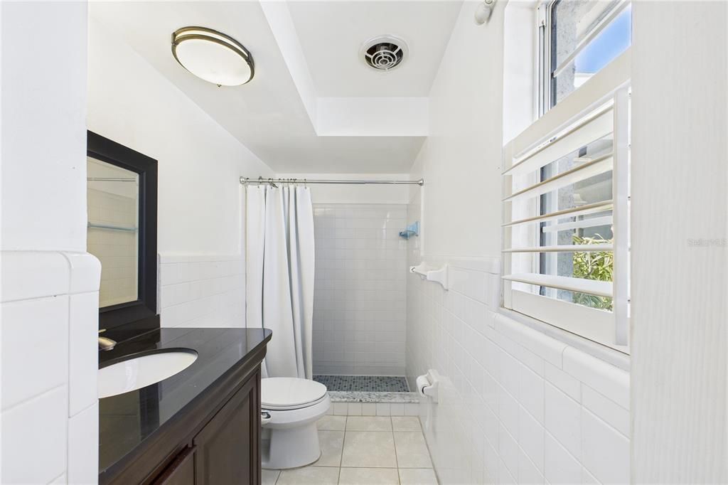 待售: $649,000 (4 贝兹, 2 浴室, 1629 平方英尺)