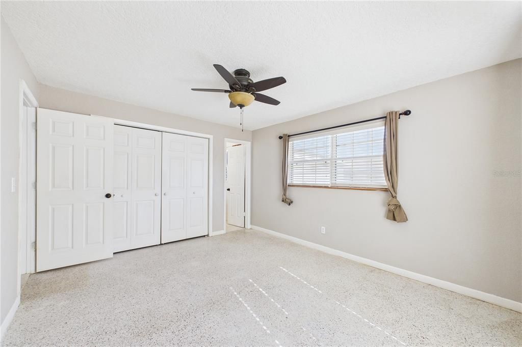 待售: $649,000 (4 贝兹, 2 浴室, 1629 平方英尺)