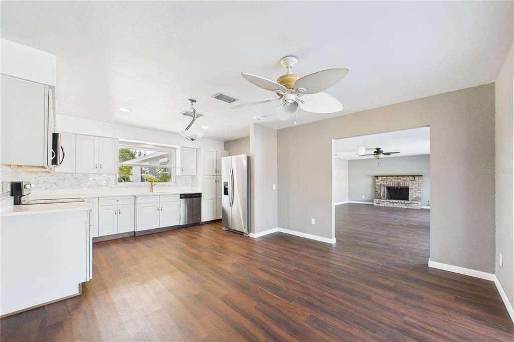 待售: $649,000 (4 贝兹, 2 浴室, 1629 平方英尺)