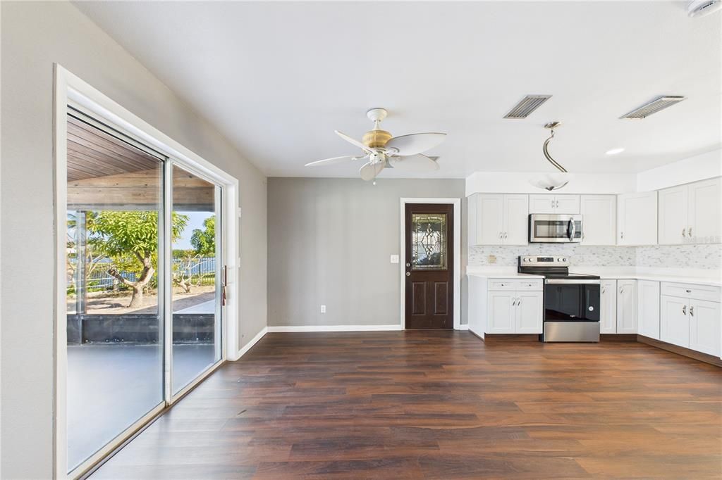 待售: $649,000 (4 贝兹, 2 浴室, 1629 平方英尺)