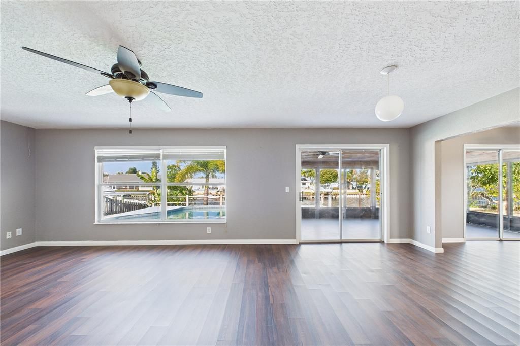 待售: $649,000 (4 贝兹, 2 浴室, 1629 平方英尺)