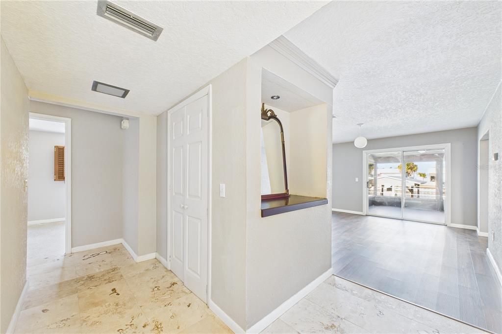 待售: $649,000 (4 贝兹, 2 浴室, 1629 平方英尺)